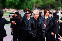 レッドカーペットに姿を見せたNumber_i。©CEIPA /MUSIC AWARDS JAPAN2025