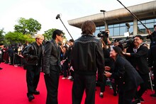 インタビューに応じるNumber_i。©CEIPA /MUSIC AWARDS JAPAN2025