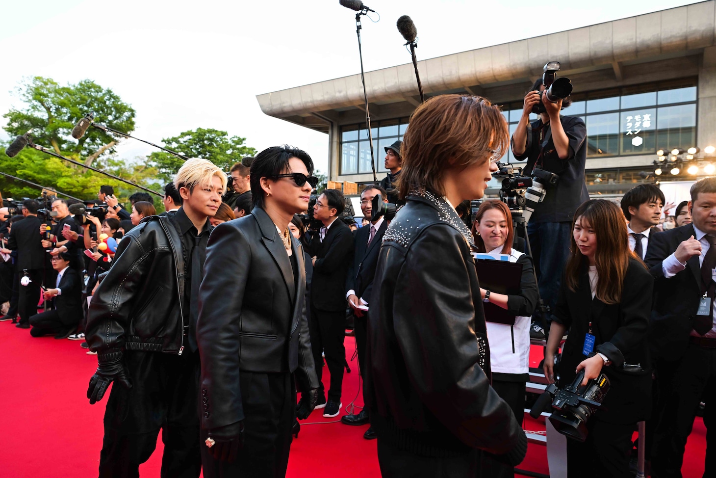 レッドカーペットに姿を見せたNumber_i。©CEIPA /MUSIC AWARDS JAPAN2025