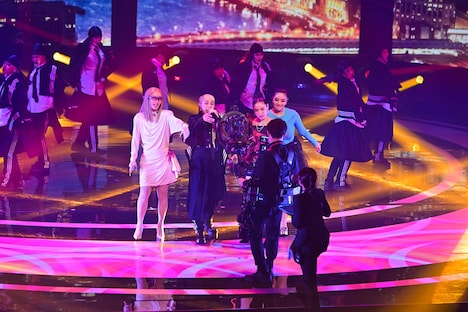 AI、Awich、NENE、MaRIの「MUSIC AWARDS JAPAN 2025」でのステージの様子。©CEIPA /MUSIC AWARDS JAPAN2025