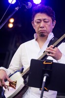 上妻宏光（Vo, 三味線 / やのとあがつま）