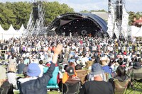 Original Loveのステージの様子。