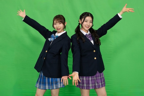 左から辻野かなみ（超ときめき♡宣伝部）、杏ジュリア（超ときめき♡宣伝部）。