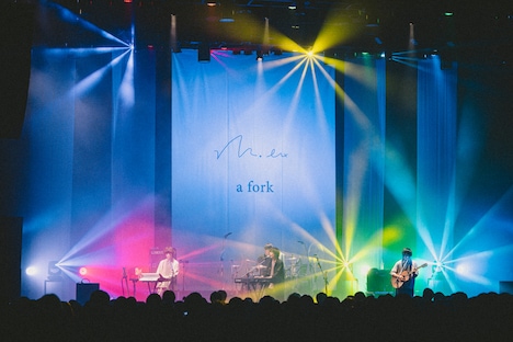 mol-74「a fork」東京公演の様子。（撮影：西槇太一）