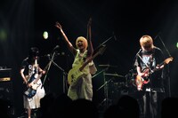 「岸本ゆめのワンマンライブ『おいでませ四半世紀』」の様子。（撮影：土屋恵介）