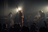 「岸本ゆめのワンマンライブ『おいでませ四半世紀』」の様子。（撮影：土屋恵介）