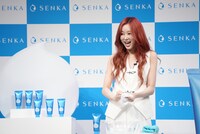 泡職人になるべく「パーフェクトホイップ」を泡立てるジゼル。