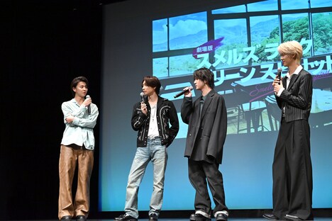 撮影を振り返る登壇者たち。