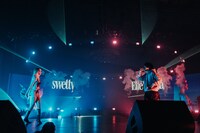 Elle Teresaとswettyによる「I JUST」のパフォーマンスの様子。（Photo by Yokoyama Masato）