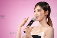 メイクのポイントを語るニンニン。