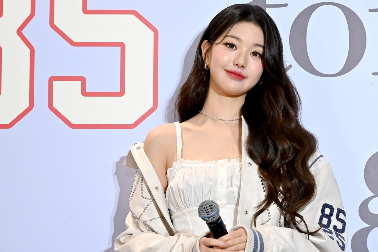 微笑するウォニョン（IVE） - IVEウォニョンが表参道にやってきた