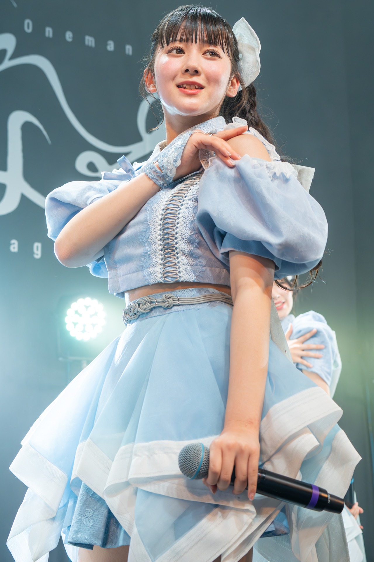 逢里みう