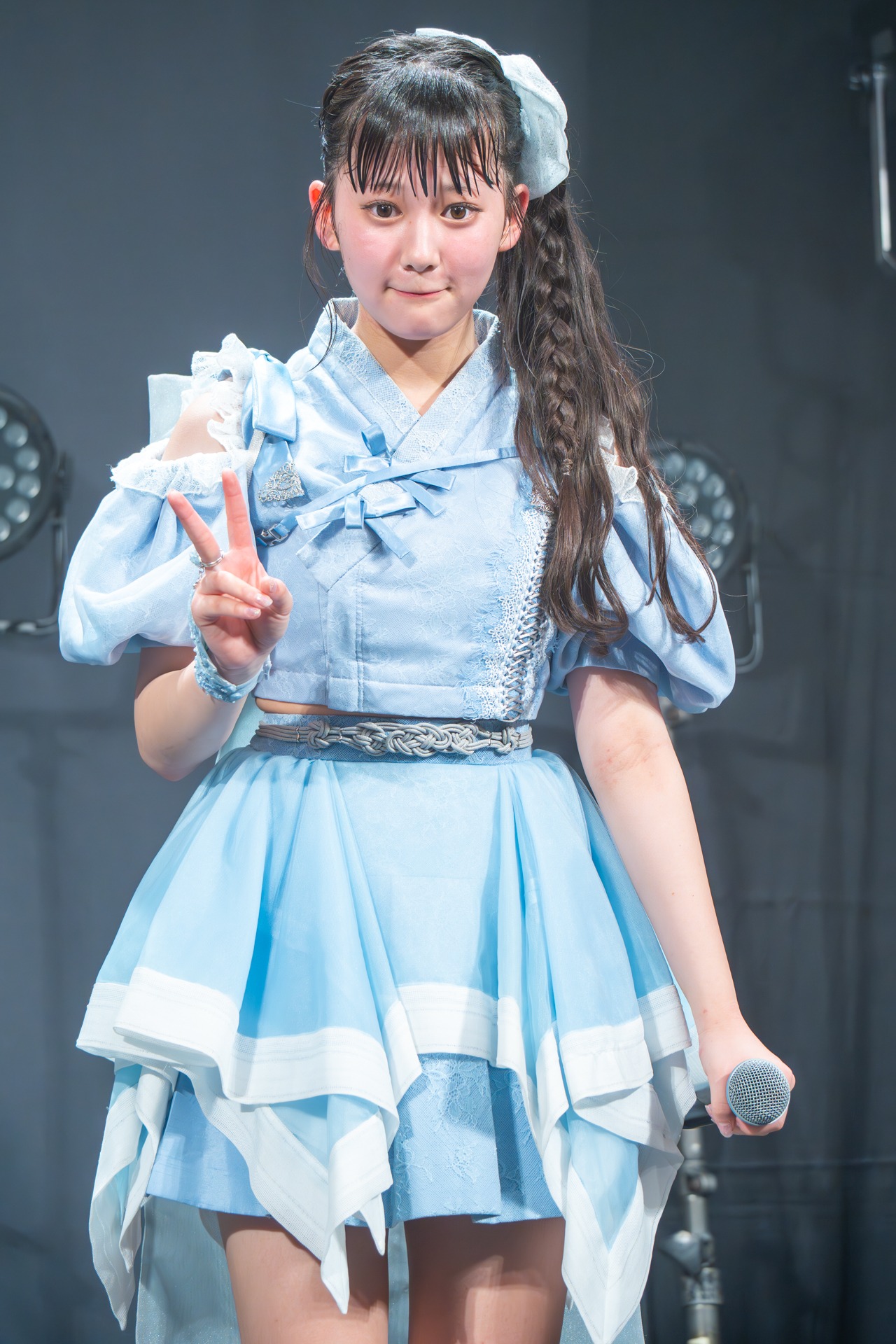 逢里みう