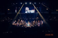 「TOMOO Live at 日本武道館」の様子。（Photo by renzo masuda）