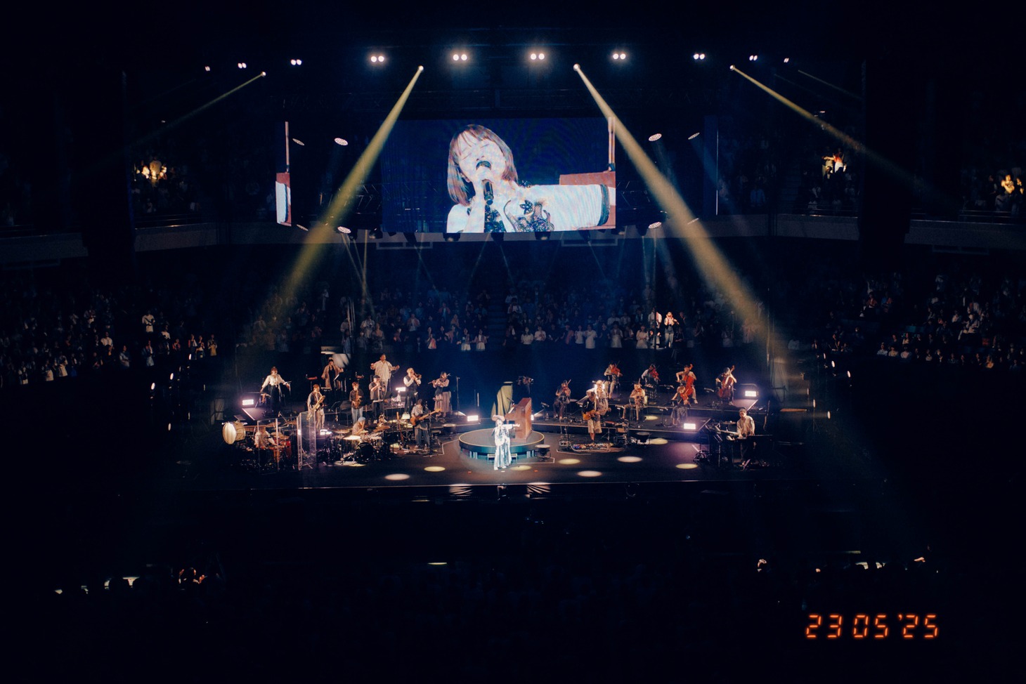 「TOMOO Live at 日本武道館」の様子。（Photo by renzo masuda）
