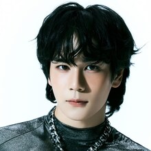 豆原一成（JO1）©LAPONE ENTERTAINMENT