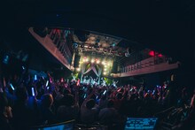 キングサリの新体制お披露目ライブ「グサリといきる」の様子。（撮影：真島洸）