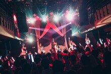 キングサリの新体制お披露目ライブ「グサリといきる」の様子。（撮影：真島洸）