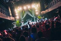 キングサリの新体制お披露目ライブ「グサリといきる」の様子。（撮影：真島洸）