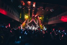 キングサリの新体制お披露目ライブ「グサリといきる」の様子。（撮影：真島洸）