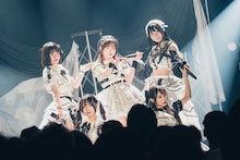 キングサリの新体制お披露目ライブ「グサリといきる」の様子。（撮影：真島洸）