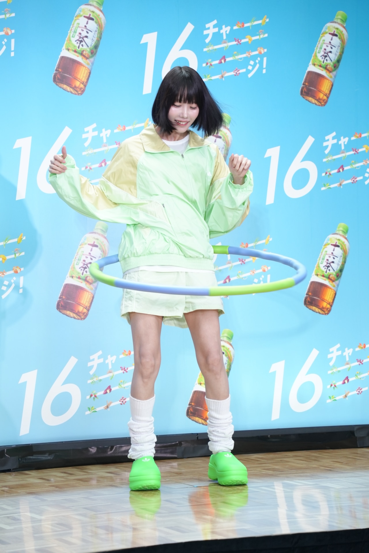 いざ、フラフープにチャレンジ。