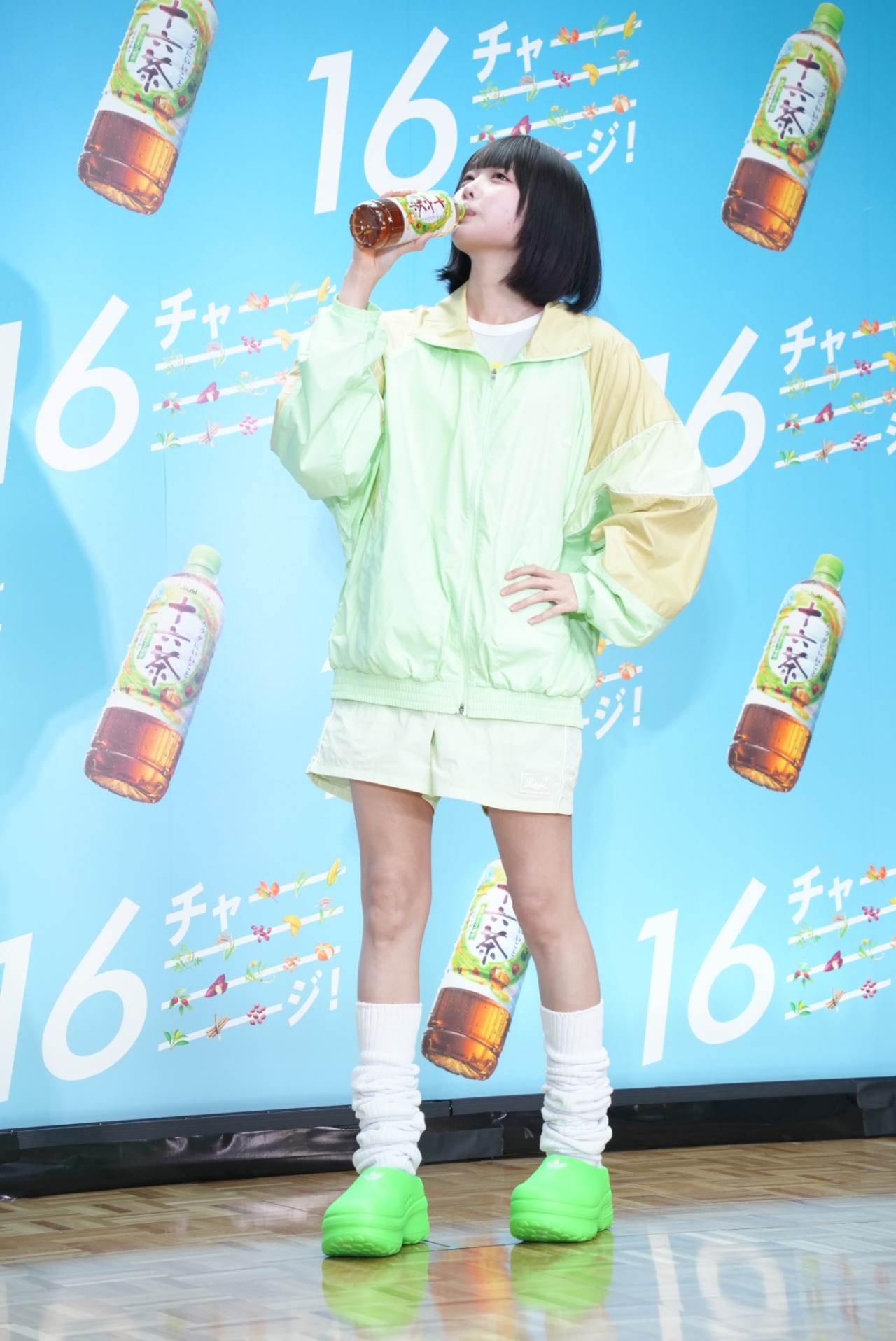 フラフープ後の「アサヒ 十六茶」の味は格別？