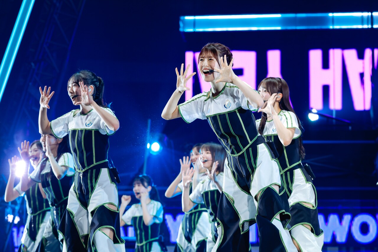 日向坂46 BRAND NEW LIVE 2025『OVER THE RAINBOW』」の様子。（撮影