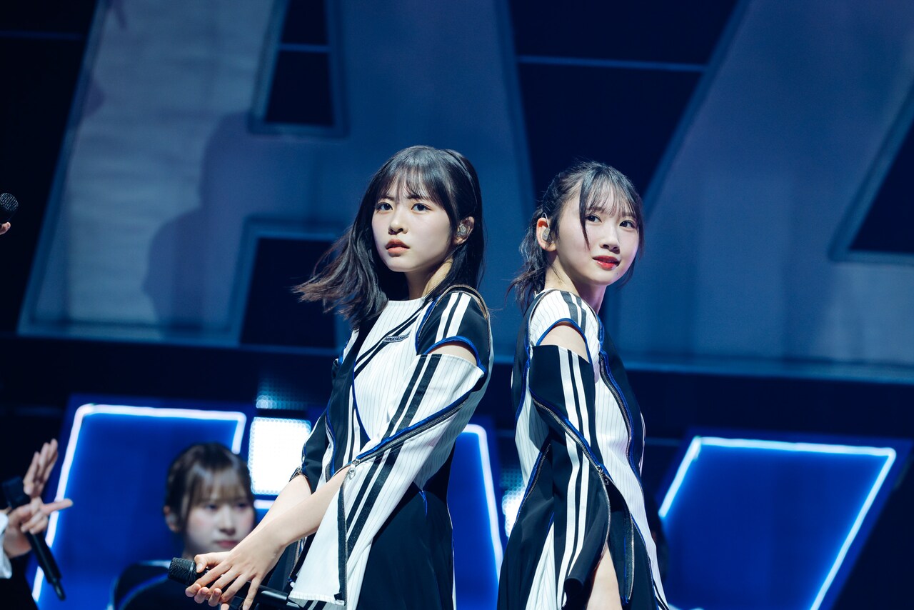 左から正源司陽子、藤嶌果歩。（撮影：上山陽介） - 日向坂46が