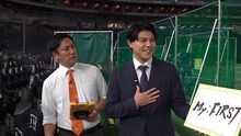左から辻岡義堂アナウンサー、LEO（BE:FIRST）。©日本テレビ