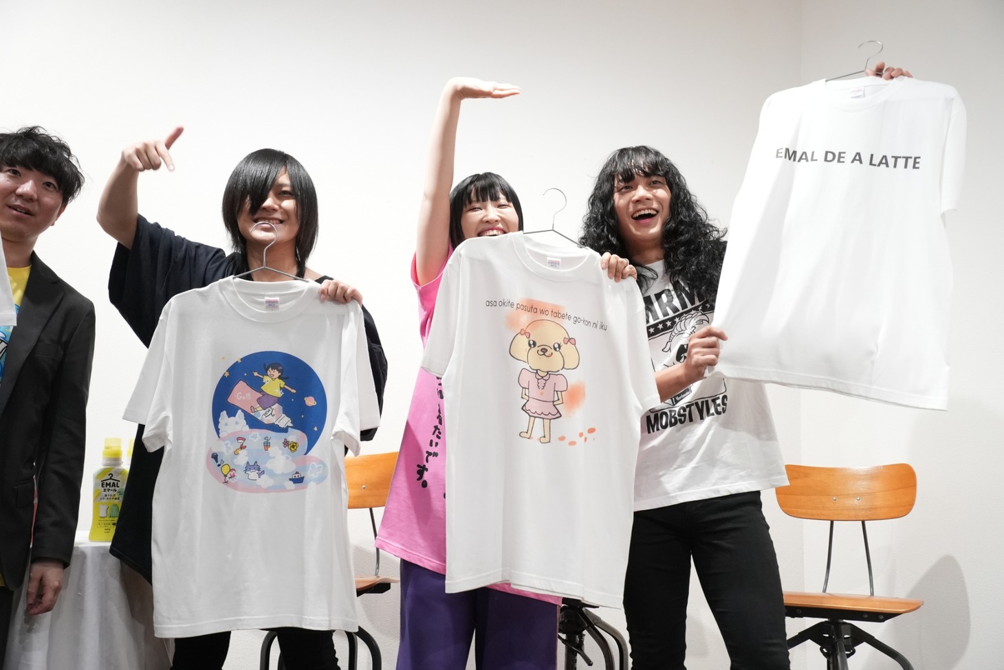 グランプリ作品と辻本光貴氏、こやまたくや、ありぼぼ、もりもりもと。