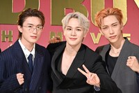 左から山中柔太朗（M!LK）、豆原一成（JO1）、池崎理人（INI）。