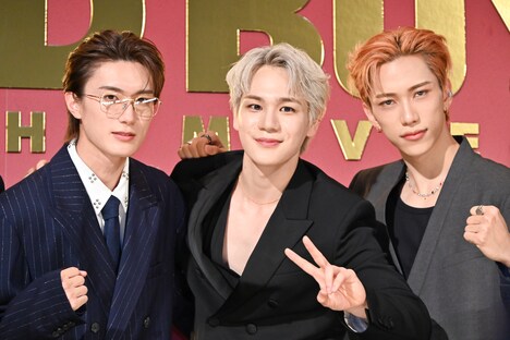 左から山中柔太朗(M!LK)、豆原一成(JO1)、池崎理人(INI)。