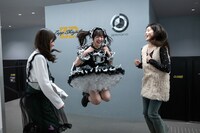 ライブ直前のウォーミングアップ「中山タイム」改め「仲村タイム」でジャンプする中6トリオ。