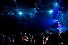 「仲村悠菜 生誕ソロライブ『純喫茶ミルクティー～3杯目～』」の様子。