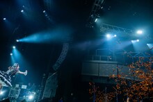 「仲村悠菜 生誕ソロライブ『純喫茶ミルクティー～3杯目～』」の様子。