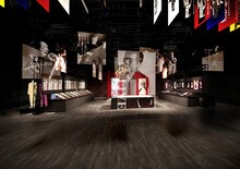 「EIKICHI YAZAWA 50th Year Memorial Exhibition『俺たちの矢沢永吉』展」の内観イメージ。