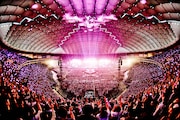 「GLAY 30th Anniversary GLAY EXPO 2024-2025 GRAND FINALE」東京ドーム公演の様子。(撮影:上溝恭香)