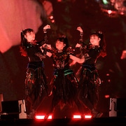 BABYMETAL、日本人グループ初のロサンゼルスIntuit Dome単独公演を開催