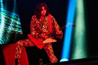 TAKURO（G）（撮影：田辺佳子）