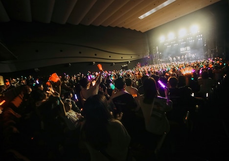 「ROCK! ROCK! FRUIT! -インディーズラストライブハウスTOUR-」ヒューリックホール東京公演の様子。（Photo by mican）