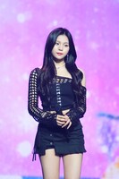 オムジ（VIVIZ） ©2025 Weverse Con Festival