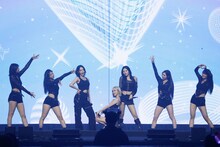 VIVIZ ©2025 Weverse Con Festival