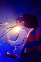 MONO NO AWARE「波止場大サーカス」の様子。（Photo by Risa Nishimura）