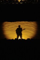 MONO NO AWARE「波止場大サーカス」の様子。（Photo by Risa Nishimura）