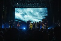 MONO NO AWARE「波止場大サーカス」より、「イニョン」パフォーマンスの様子。（Photo by Risa Nishimura）