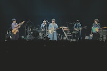 「flumpool LIMITED TOUR 2025『Shape the water』」東京公演の様子。（撮影：白石達也）