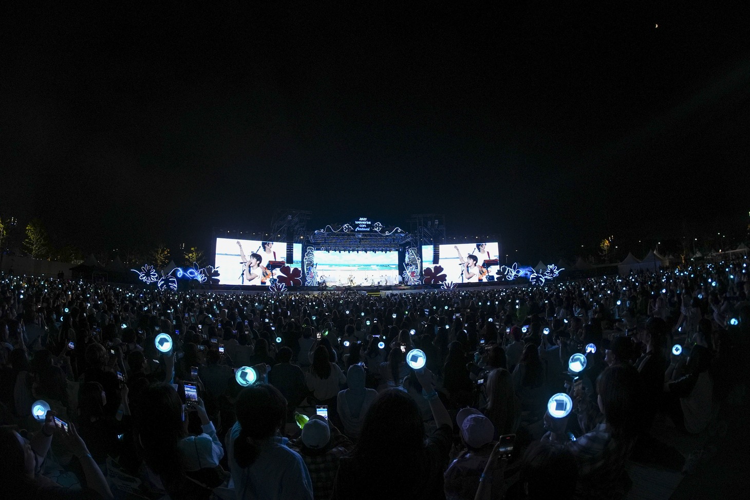 「Weverse Park Night」の様子。©2025 Weverse Con Festival
