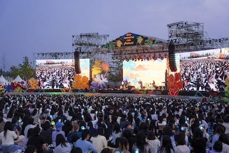 「Weverse Park Night」の様子。©2025 Weverse Con Festival