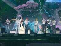 BOYNEXTDOOR。「Weverse Park Night」DAY1より。 ©2025 Weverse Con Festival